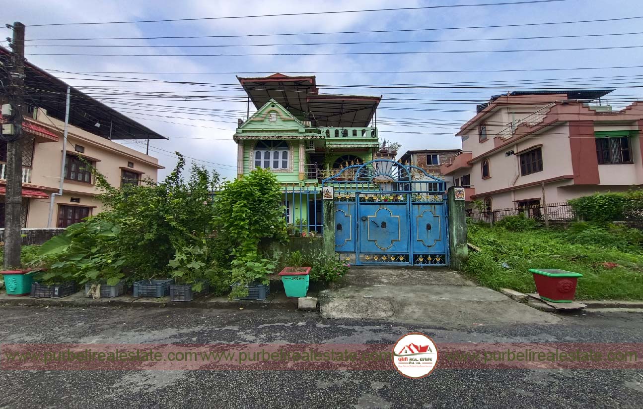 दमक-०९ महेन्द्र राजमार्ग नजीक २.५ तल्ला सुन्दर घर बिक्रीमा