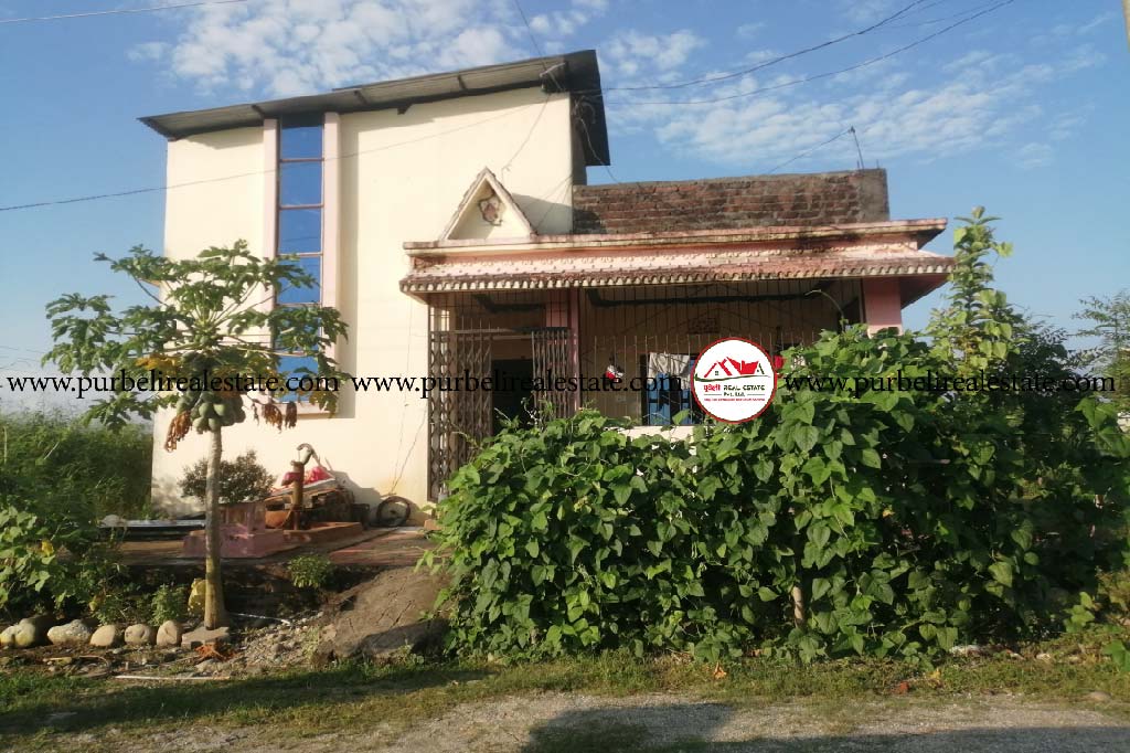 दमक-०२, डाकिनी टोलमा बसोबासको लागि १ तल्ला घर बिक्रीमा