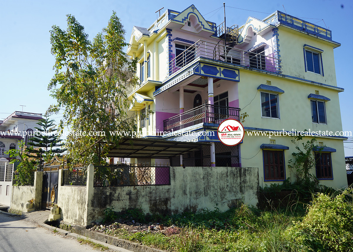 दमक-५, हिमशिखर टेलिभिजन छेउमा २.५ तल्ला घर बिक्रीमा