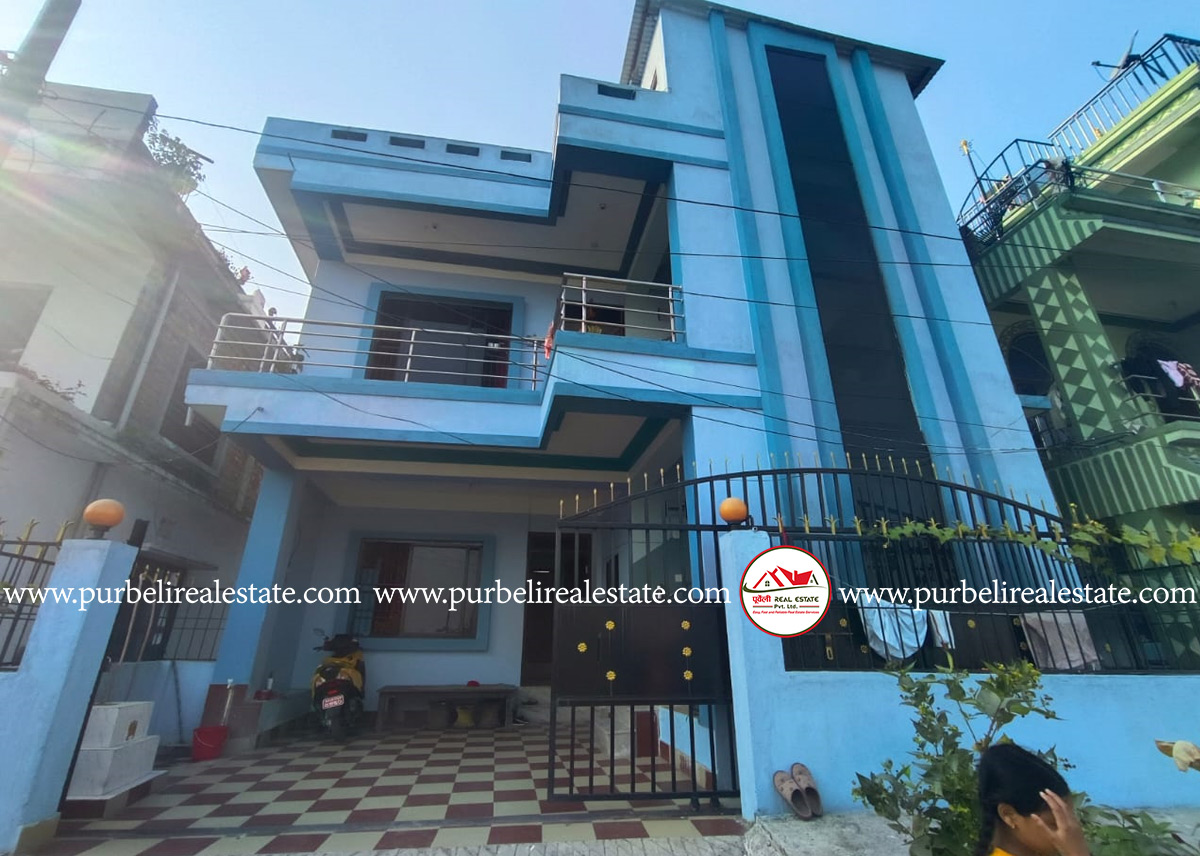 दमक-५, मोडल कलेजको पूर्वमा २ तल्ला घर बिक्रीमा