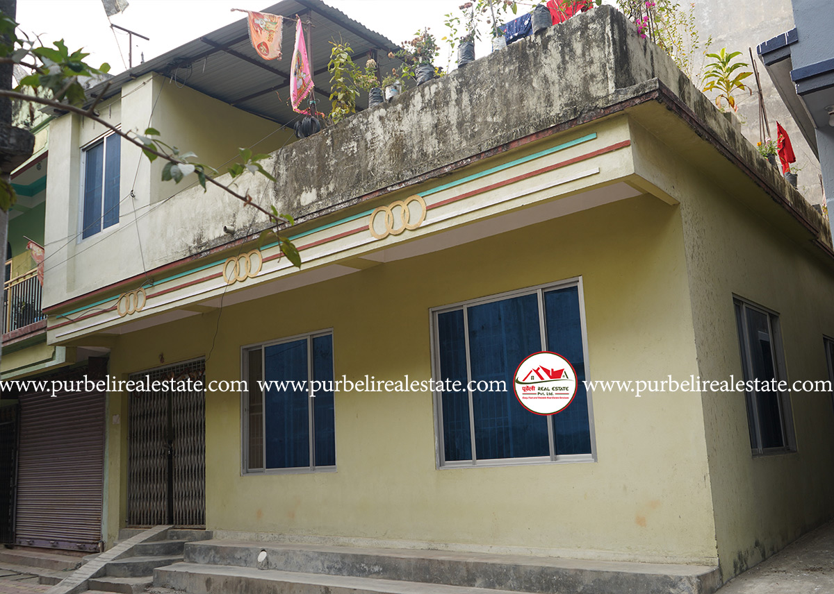 दमक-६, पुरानो सब्जी बजारमा ६ धुर जग्गामा निर्मित १ तल्ला घर बिक्रीमा